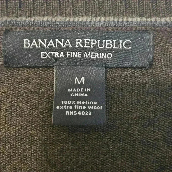Banana Republic Extra Fine Merino Wool V- Neck Size Medium - Picture 3 of 6